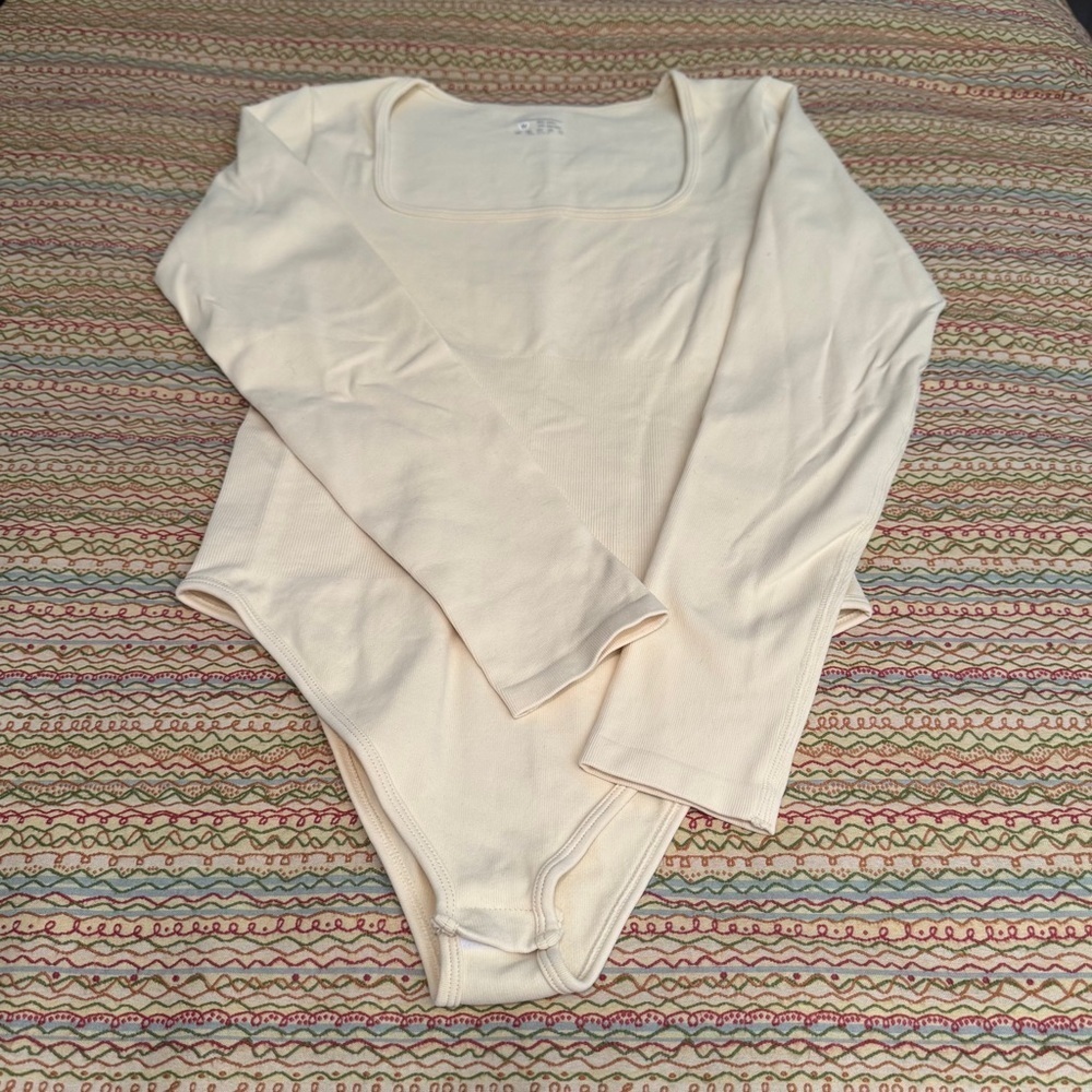 OQQ Women's Cream Colored Ribbed Square Neck Long Sleeve Bodysuits Size Medium